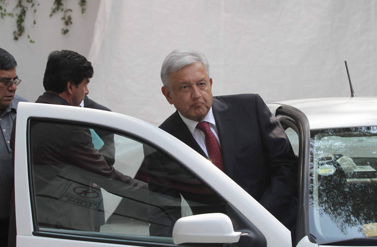 López Obrador recibe a líderes de la CNTE en casa de transición. Noticias en tiempo real