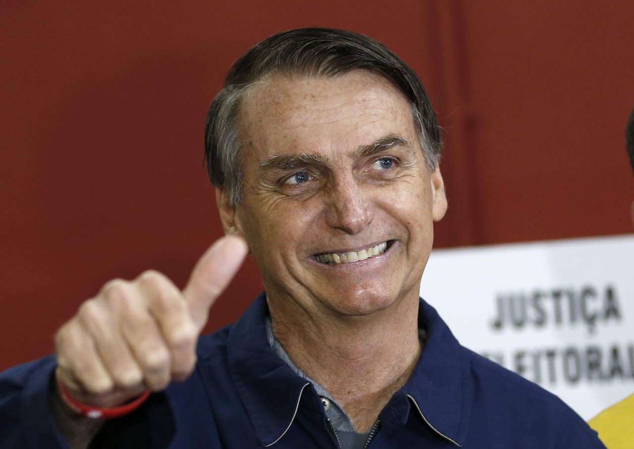 Cae apoyo a Bolsonaro; sigue como favorito en víspera de comicios. Noticias en tiempo real