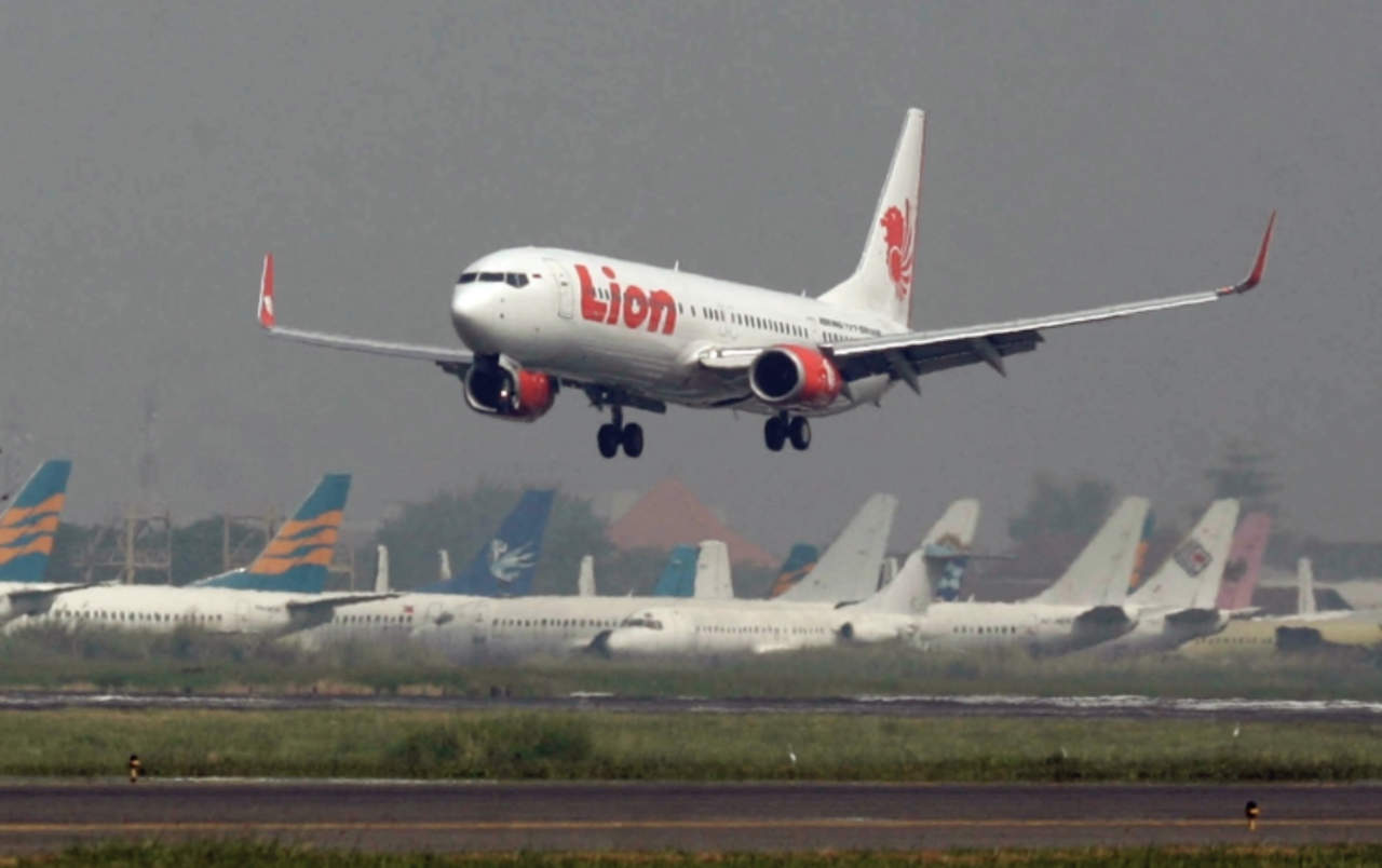 Se estrella avión con 188 ocupantes en Indonesia. Noticias en tiempo real