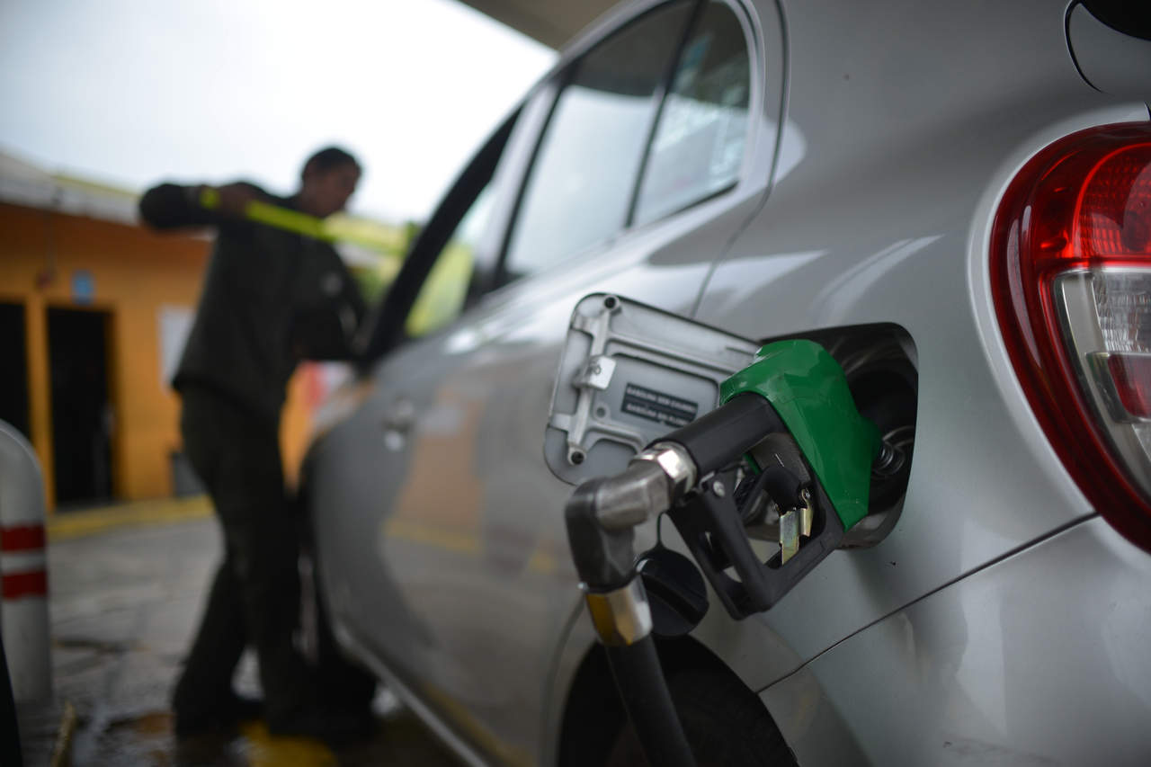 Gobierno de AMLO traerá más gasolinazos, dice el PRD. Noticias en tiempo real