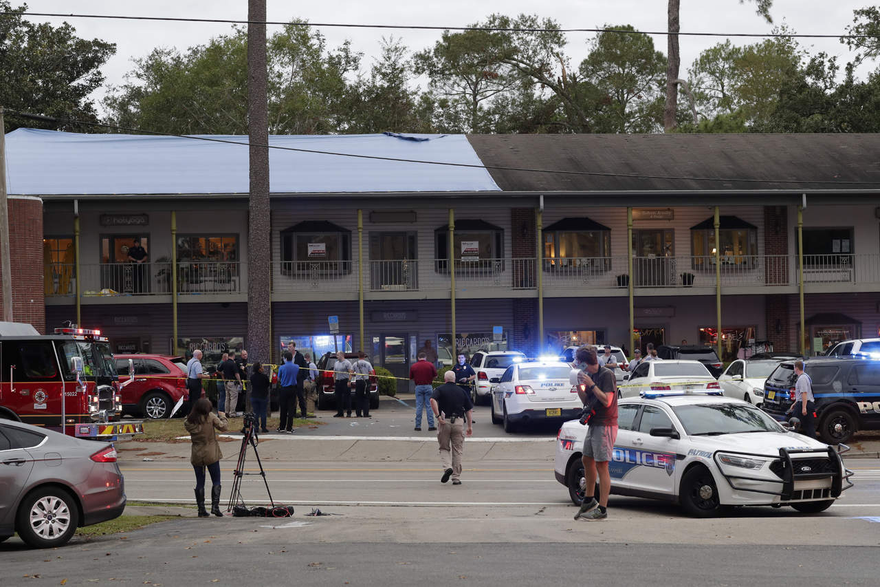 Mueren 2 personas tras  tiroteo en estudio de yoga en Florida. Noticias en tiempo real