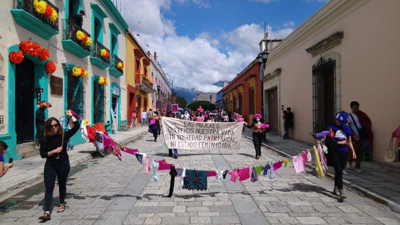 Marchan en Oaxaca para exigir un alto a los feminicidios. Noticias en tiempo real