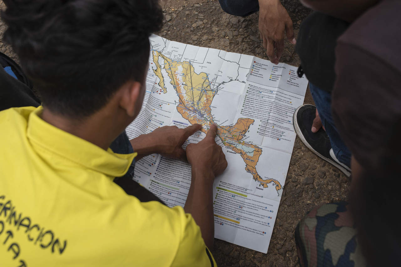 Caravana se divide y éxodo se va por distintas carreteras de México. Noticias en tiempo real