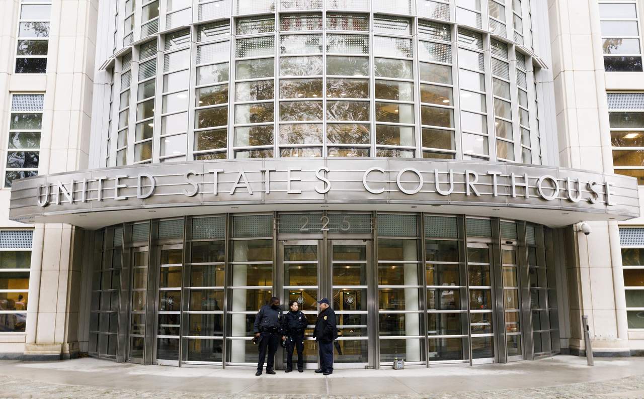 Llegan abogados de El Chapo a Corte en Brooklyn para inicio de juicio. Noticias en tiempo real