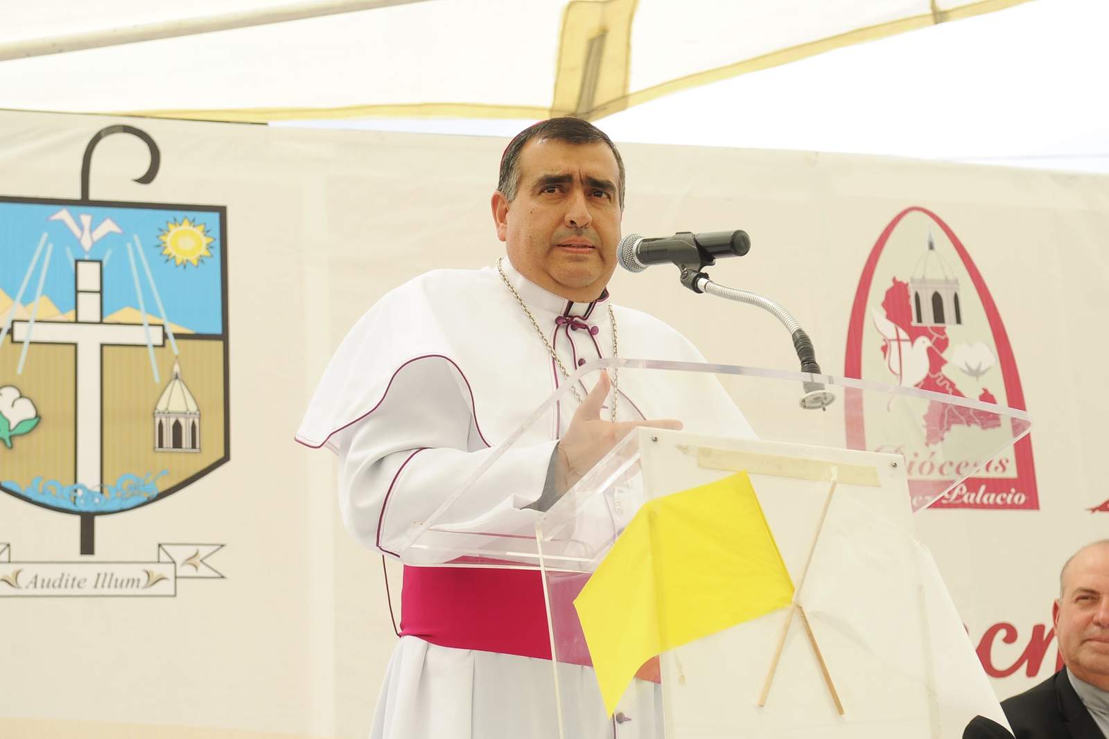 Invitan a fieles a despedir al obispo de Gómez Palacio. Noticias en tiempo real