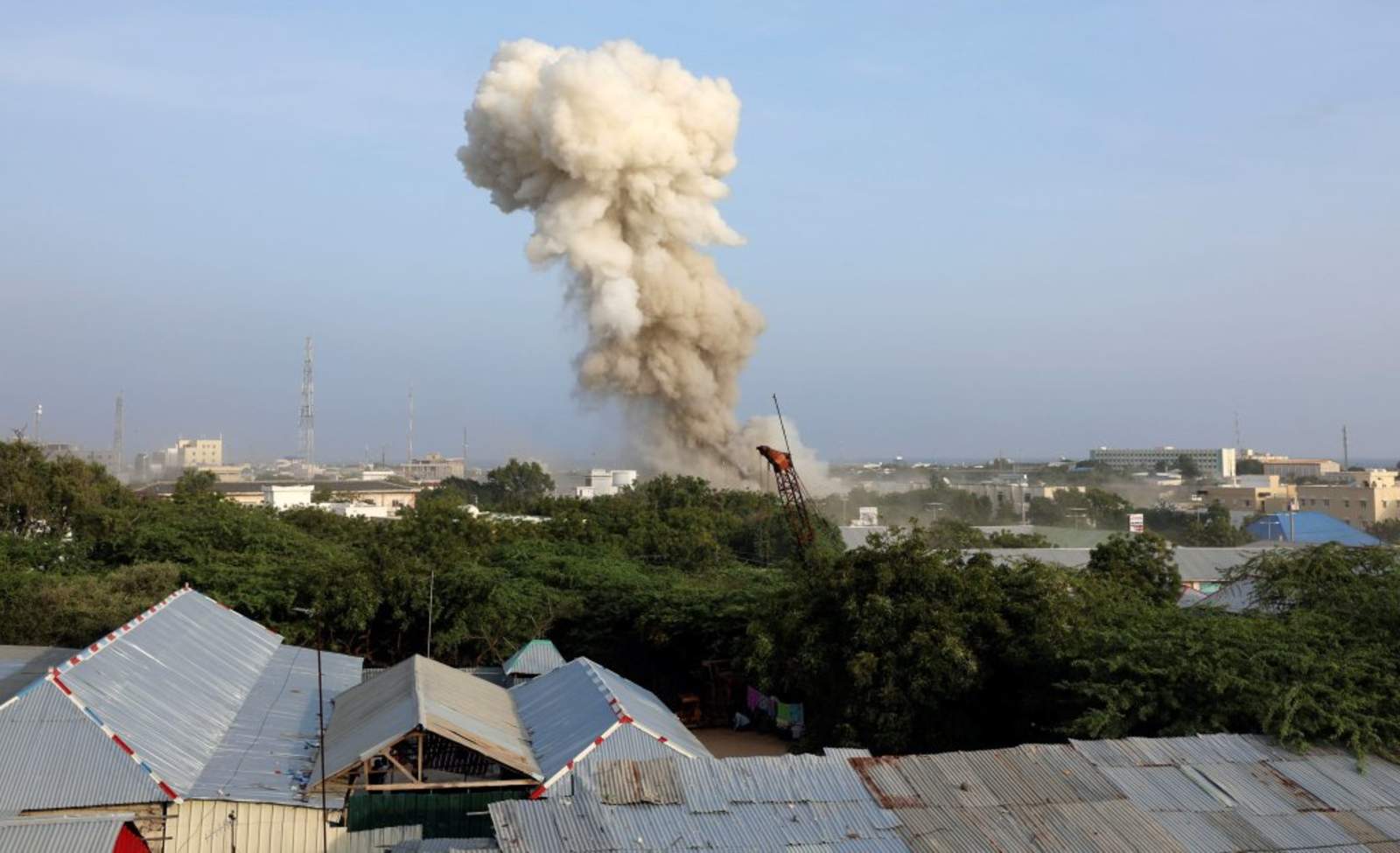 Coches bomba dejan al menos 13 muertos en Somalia. Noticias en tiempo real