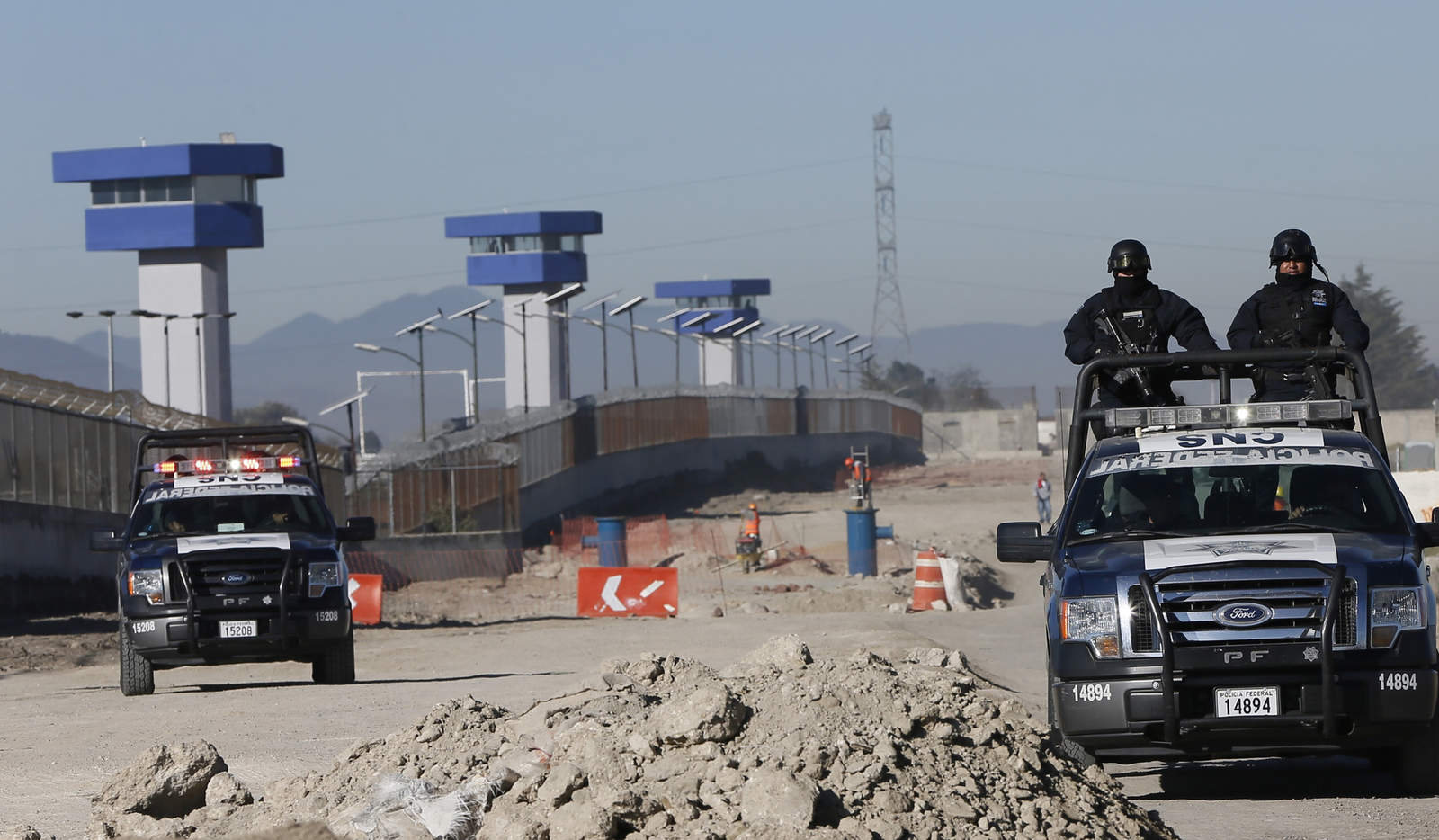 Policía acusado de participar en fuga de El Chapo sale libre. Noticias en tiempo real