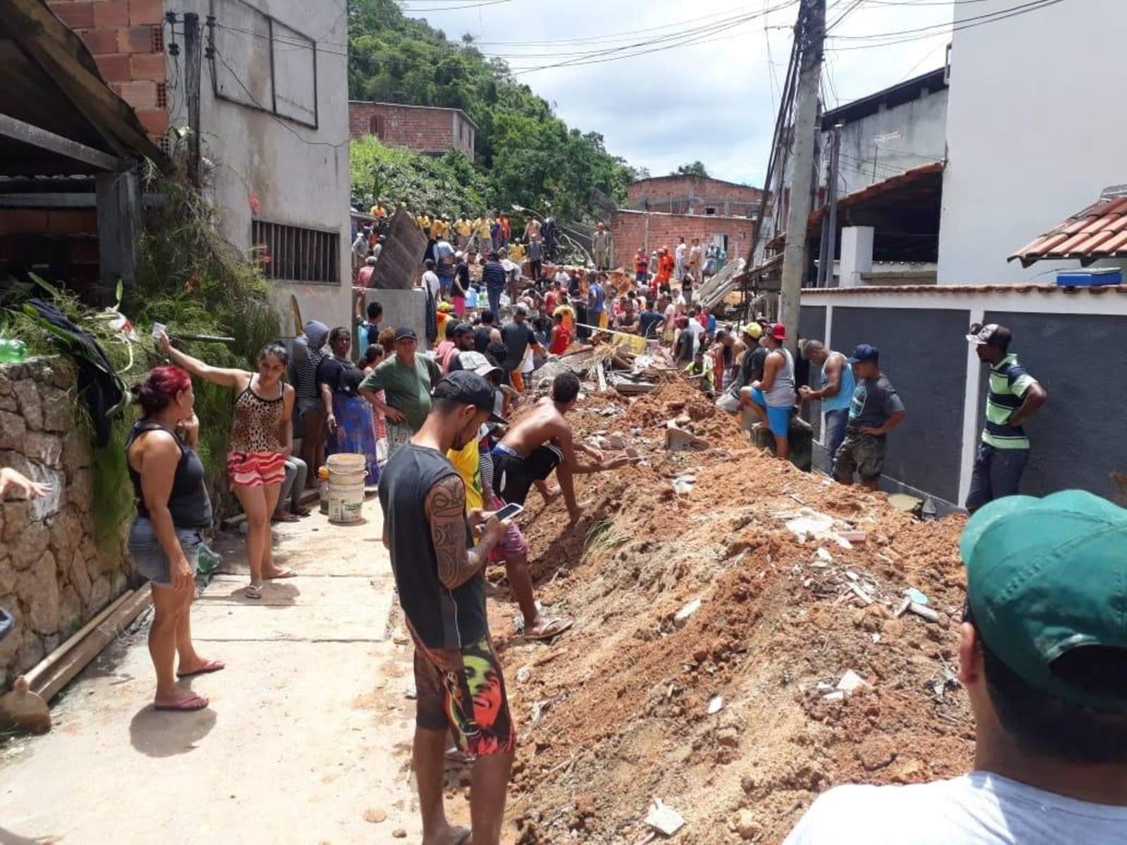 Al menos 10 muertos, 11 heridos y 4 desaparecidos por lluvias en Brasil. Noticias en tiempo real