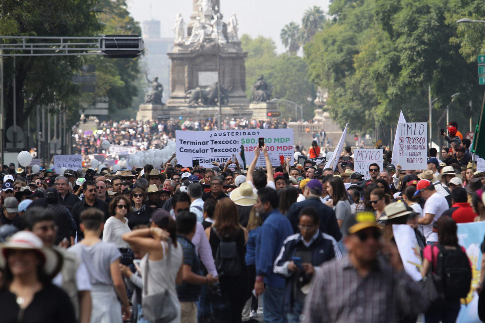 Realizan marcha fifí en defensa del NAICM en Texcoco. Noticias en tiempo real