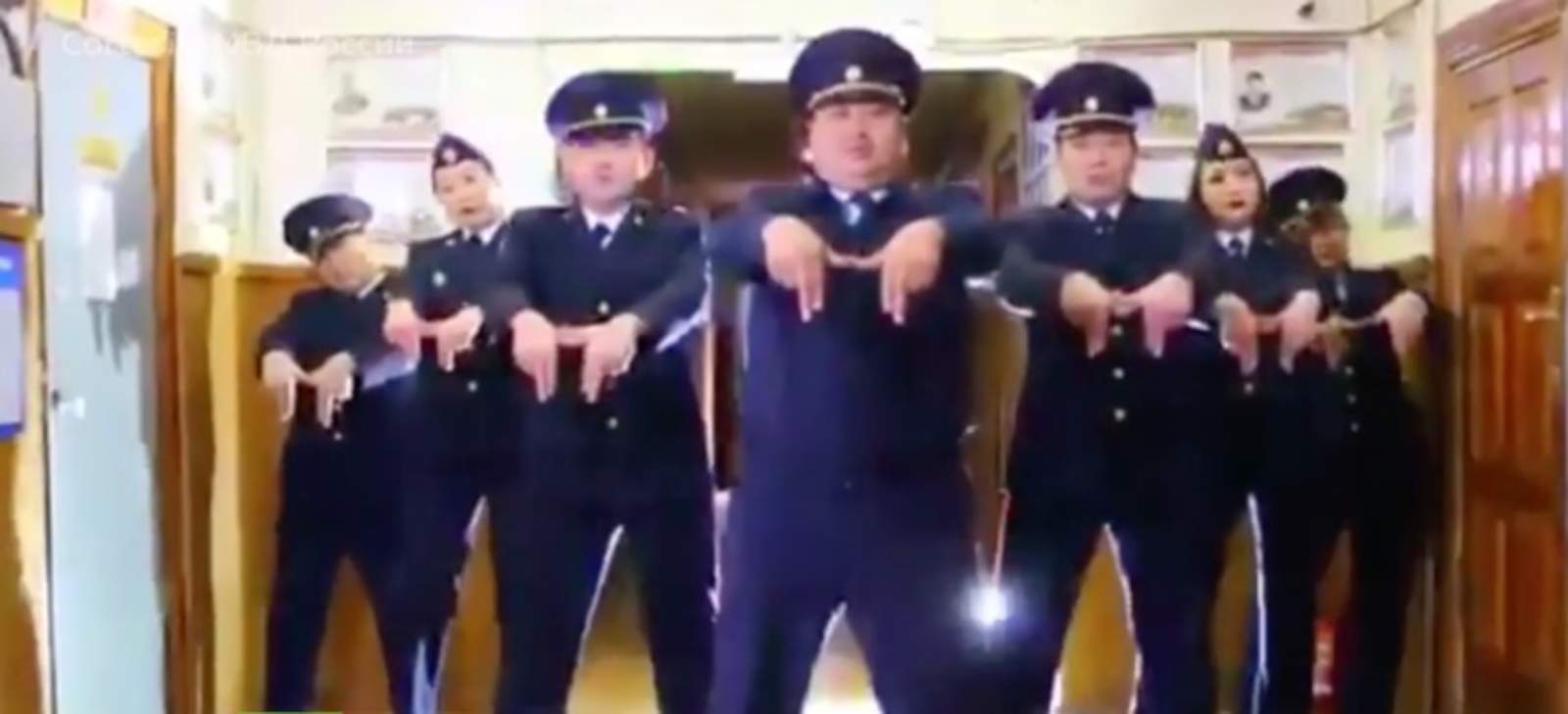 VIRAL: Baile de policías rusos se vuelve un éxito en la red. Noticias en tiempo real