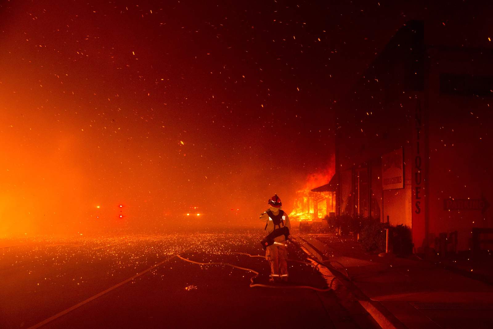 Aumenta a 56 los muertos por incendio Camp Fire en California. Noticias en tiempo real