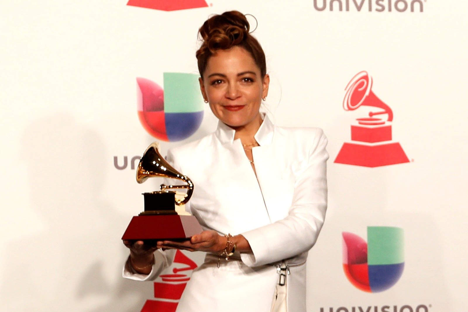 Rosalía, Lafourcade y Carlos Vives, ganadores en pregala de los Latin Grammy. Noticias en tiempo real