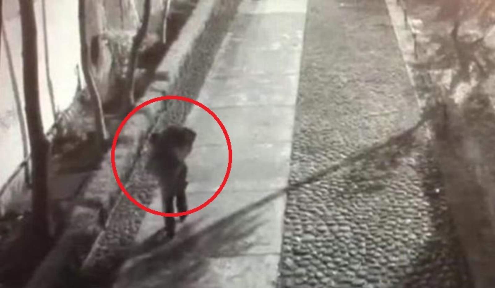 Video muestra a hombre dejar la maleta con restos de Ingrid en Tlatelolco. Noticias en tiempo real