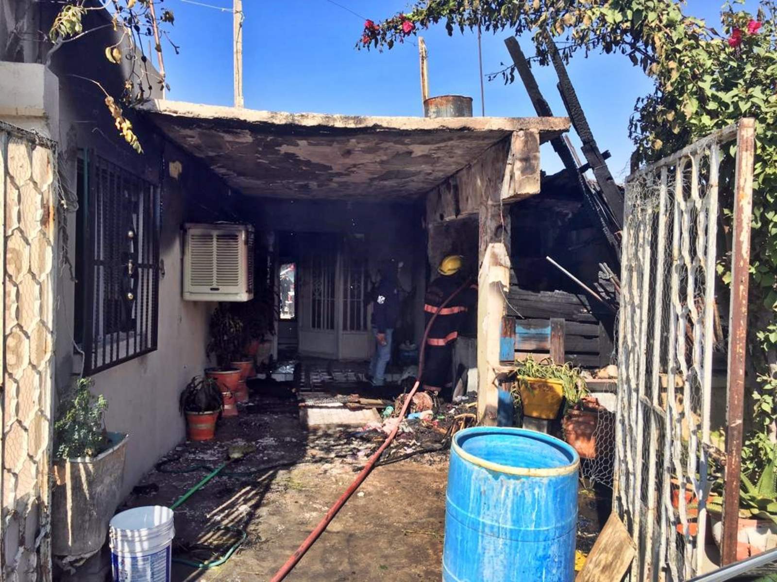 Se registra incendio en domicilio de Las Luisas. Noticias en tiempo real