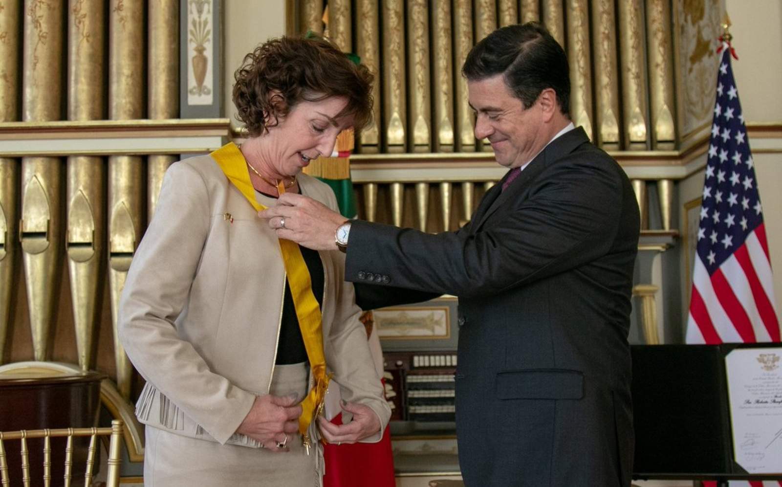 México entrega a Roberta Jacobson la Orden del Águila Azteca. Noticias en tiempo real