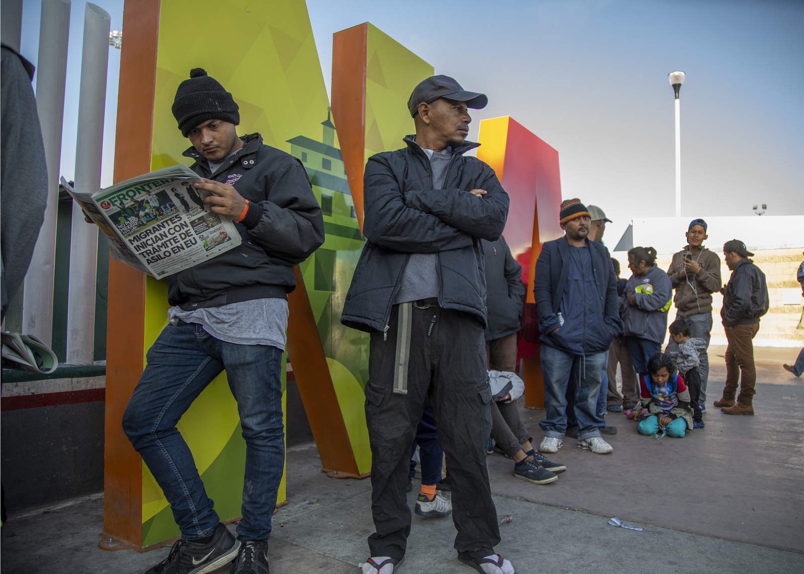 Migrantes dicen que no se sienten bienvenidos en Tijuana. Noticias en tiempo real