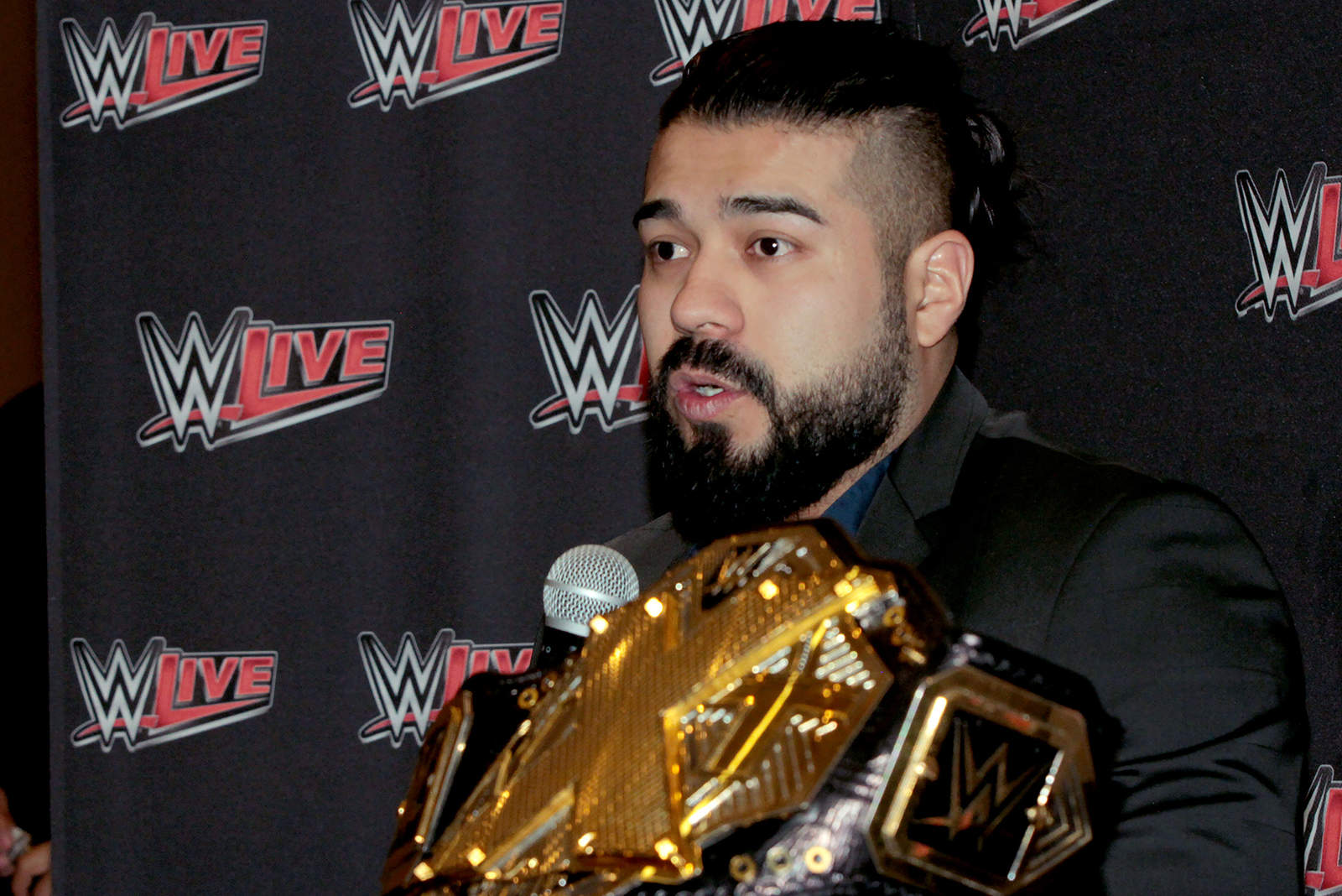 El lagunero Andrade Cien Almas listo para debutar en México con WWE. Noticias en tiempo real
