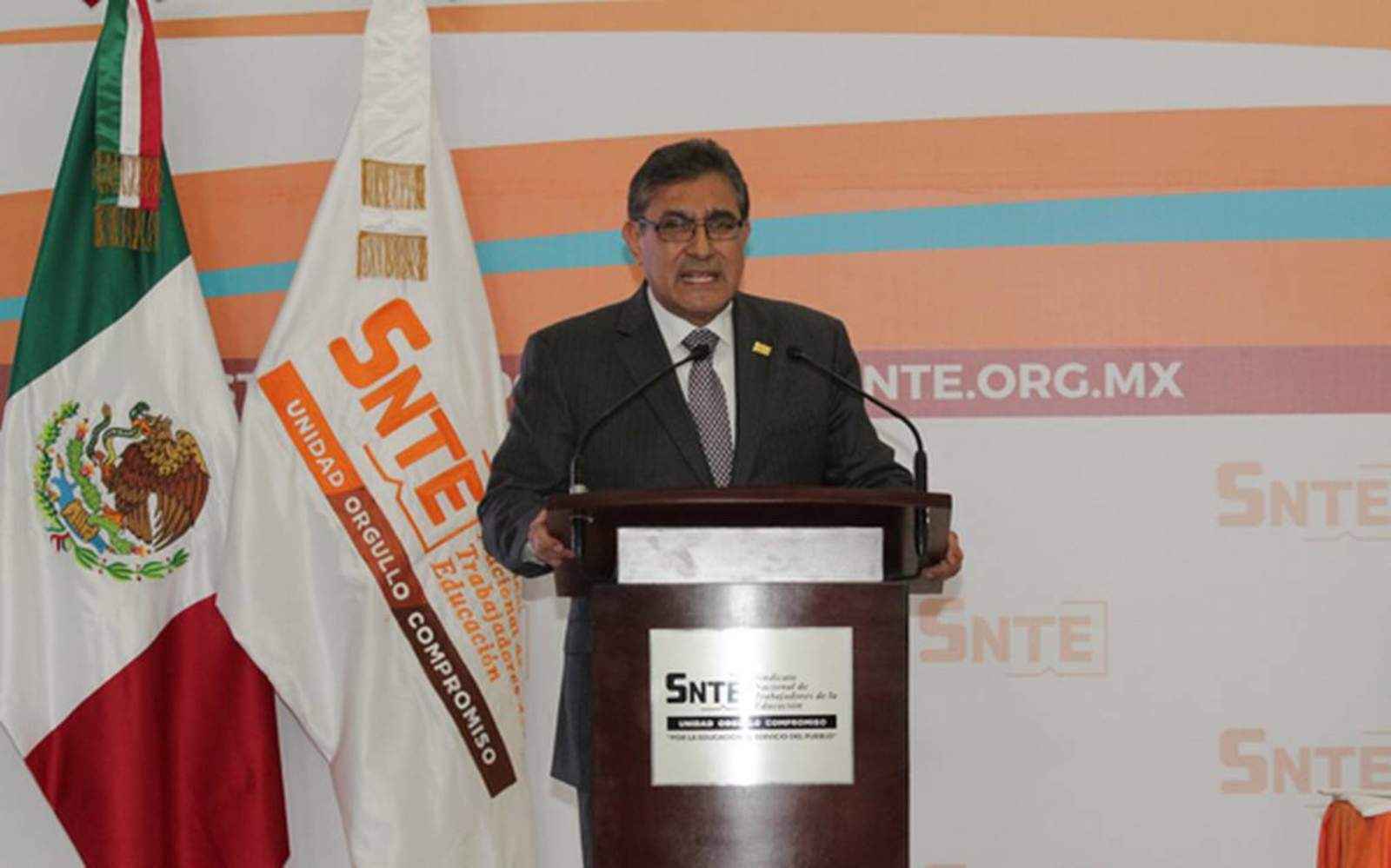 Alfonso Cepeda asume funciones como presidente del SNTE. Noticias en tiempo real