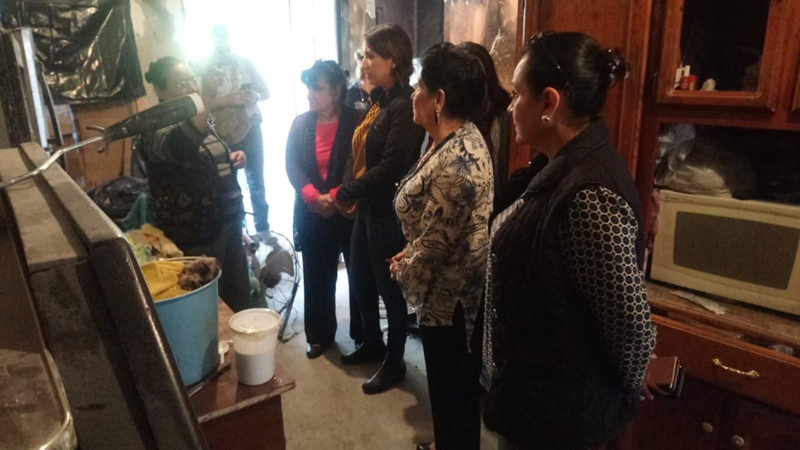Apoya presidenta del DIF a familia que perdió patrimonio en incendio. Noticias en tiempo real