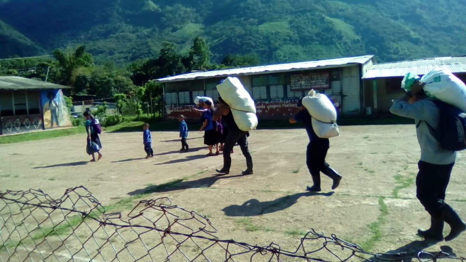 Desplazados en Chiapas vulven a ejido tras diálogo. Noticias en tiempo real