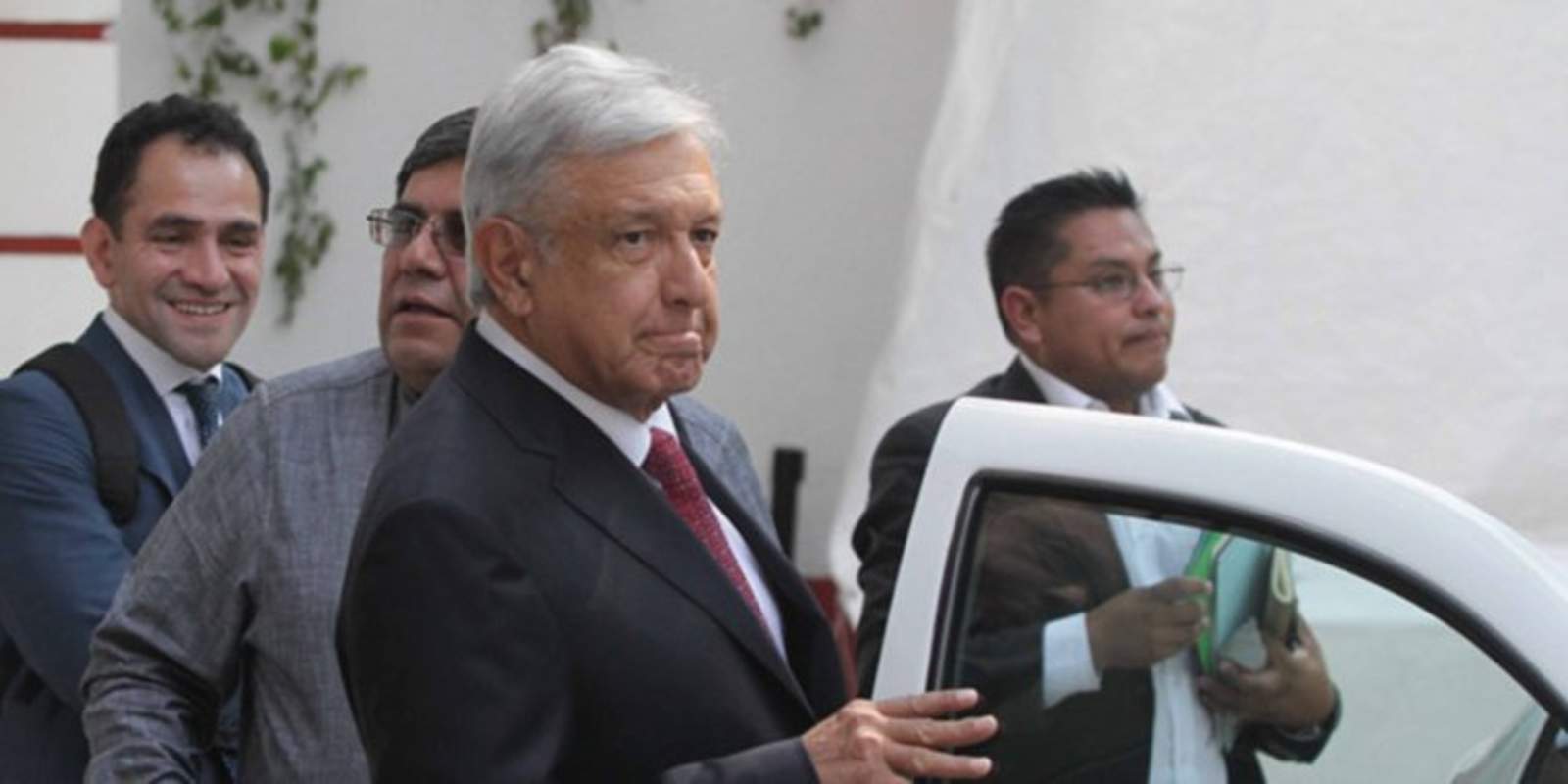 AMLO se reúne con Alfonso Cepeda, líder del SNTE. Noticias en tiempo real