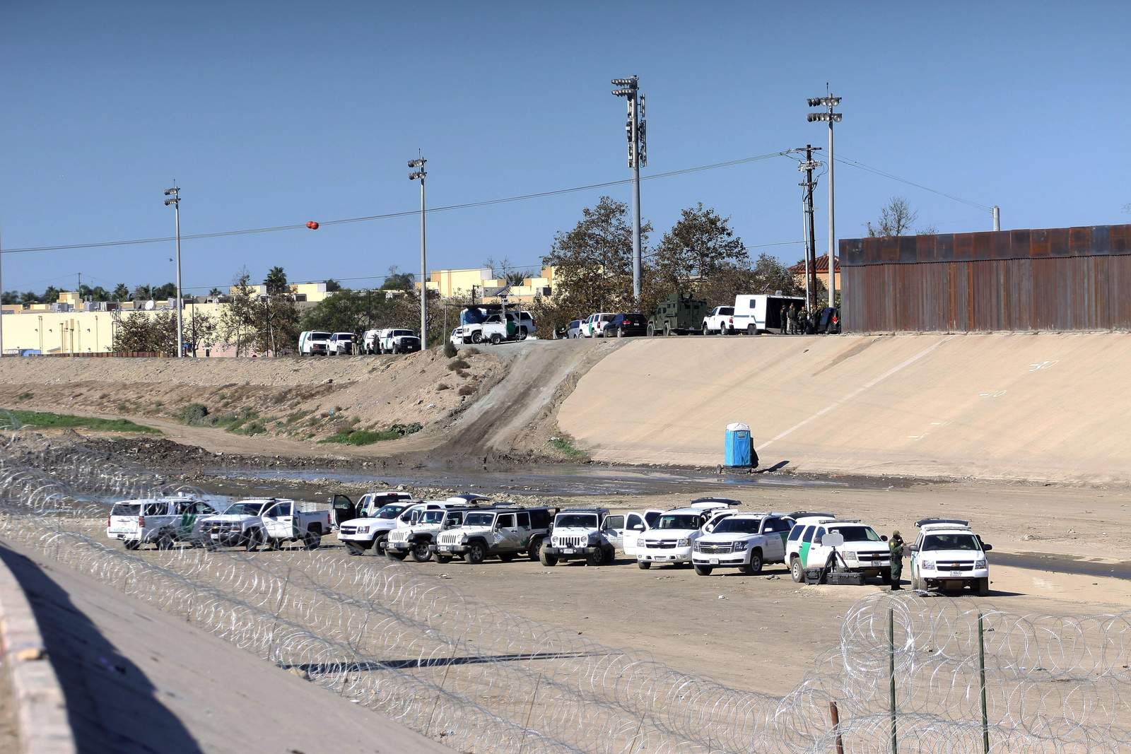 Cierre de puertos fronterizos deja pérdidas millonarias en California. Noticias en tiempo real