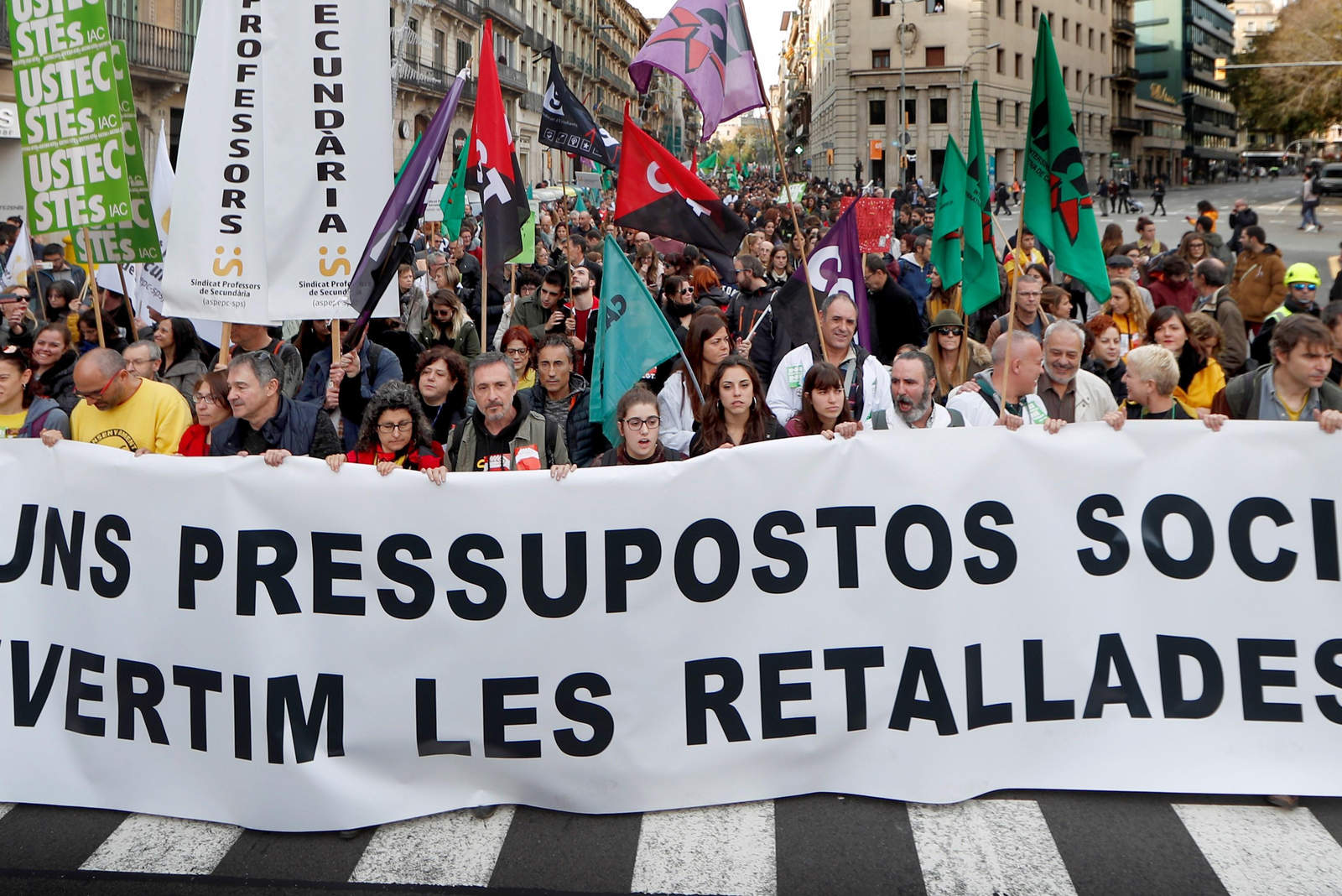 Vive Cataluña jornada de protestas por recortes públicos. Noticias en tiempo real