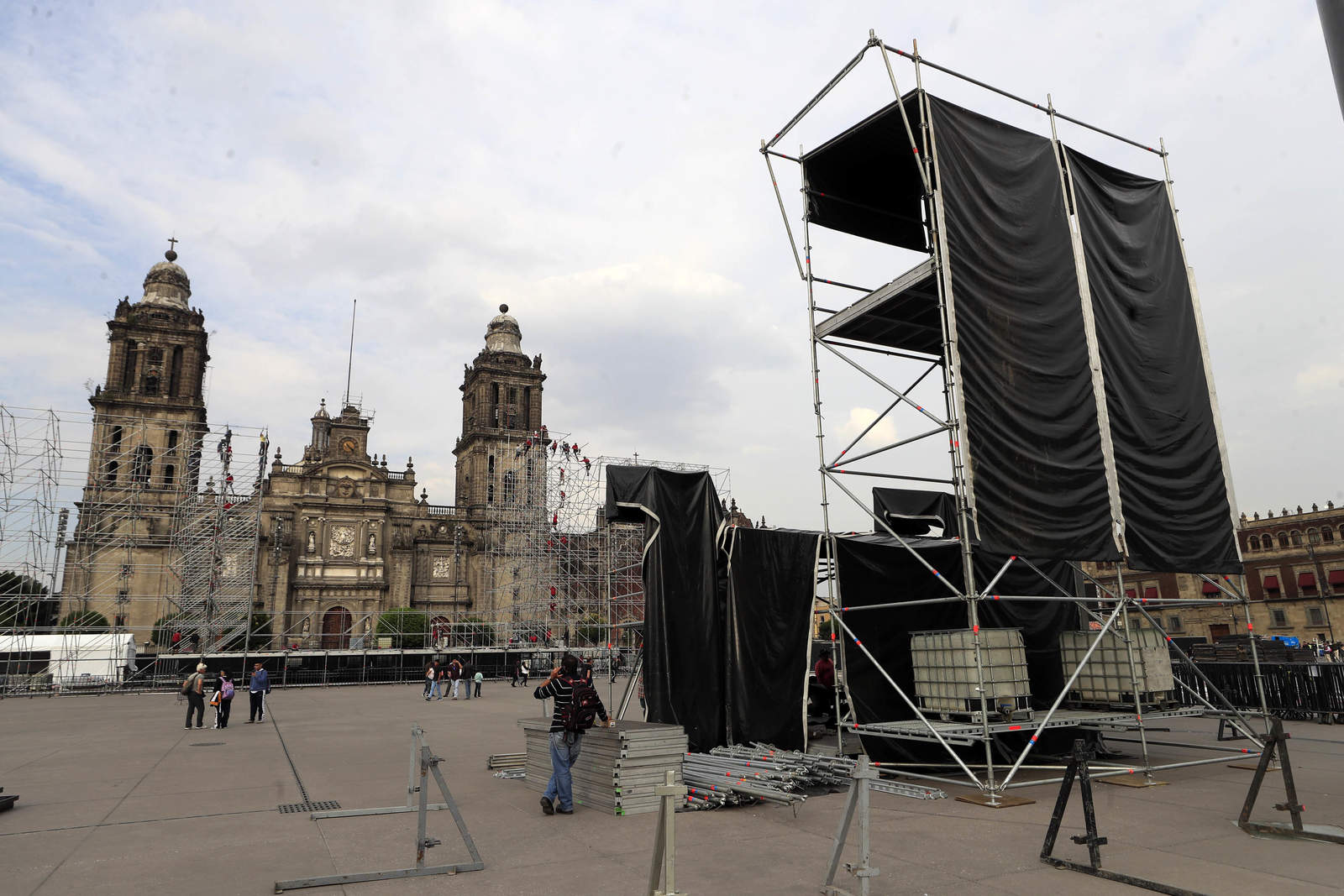 Con sinfónica y mariachi, López Obrador dará mensaje en el Zócalo. Noticias en tiempo real