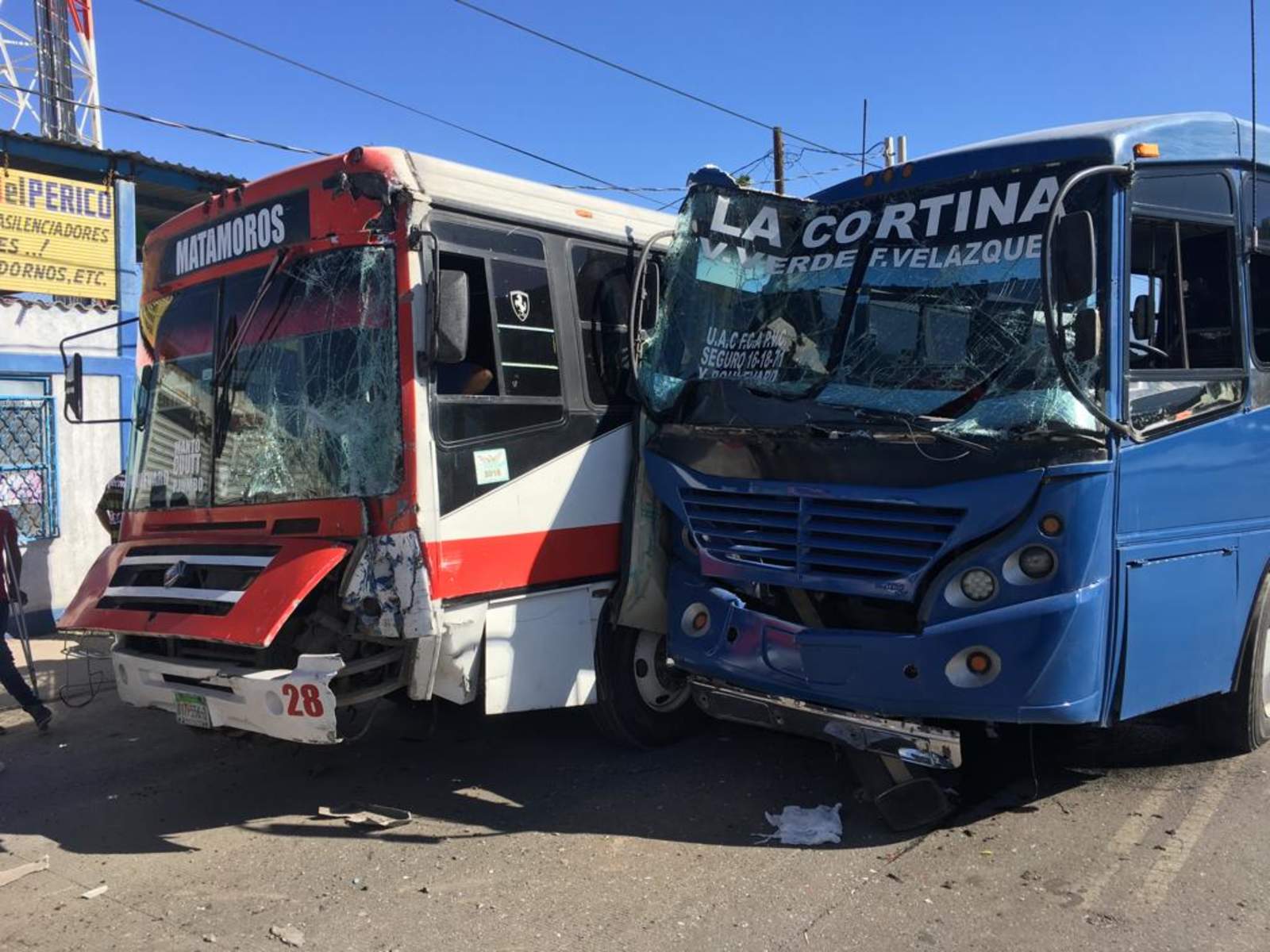 Choque de autobuses deja cinco lesionados en Torreón. Noticias en tiempo real