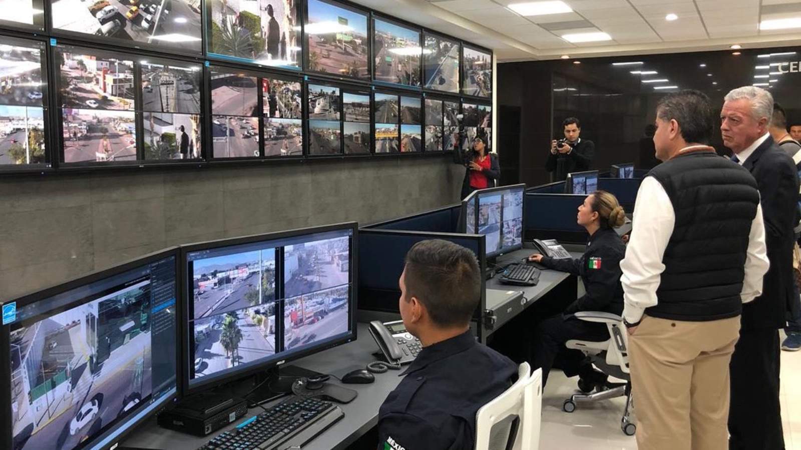 Riquelme y Zermeño recorren Centro de Inteligencia municipal. Noticias en tiempo real