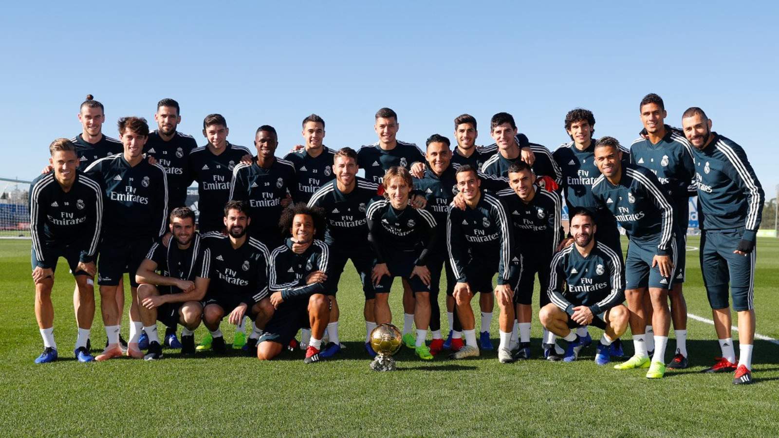 Modric comparte Balón de Oro con la plantilla del Real Madrid. Noticias en tiempo real
