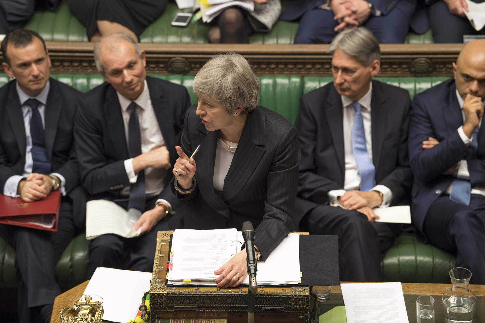 May podría dejar que el Parlamento decida salvaguarda al brexit. Noticias en tiempo real