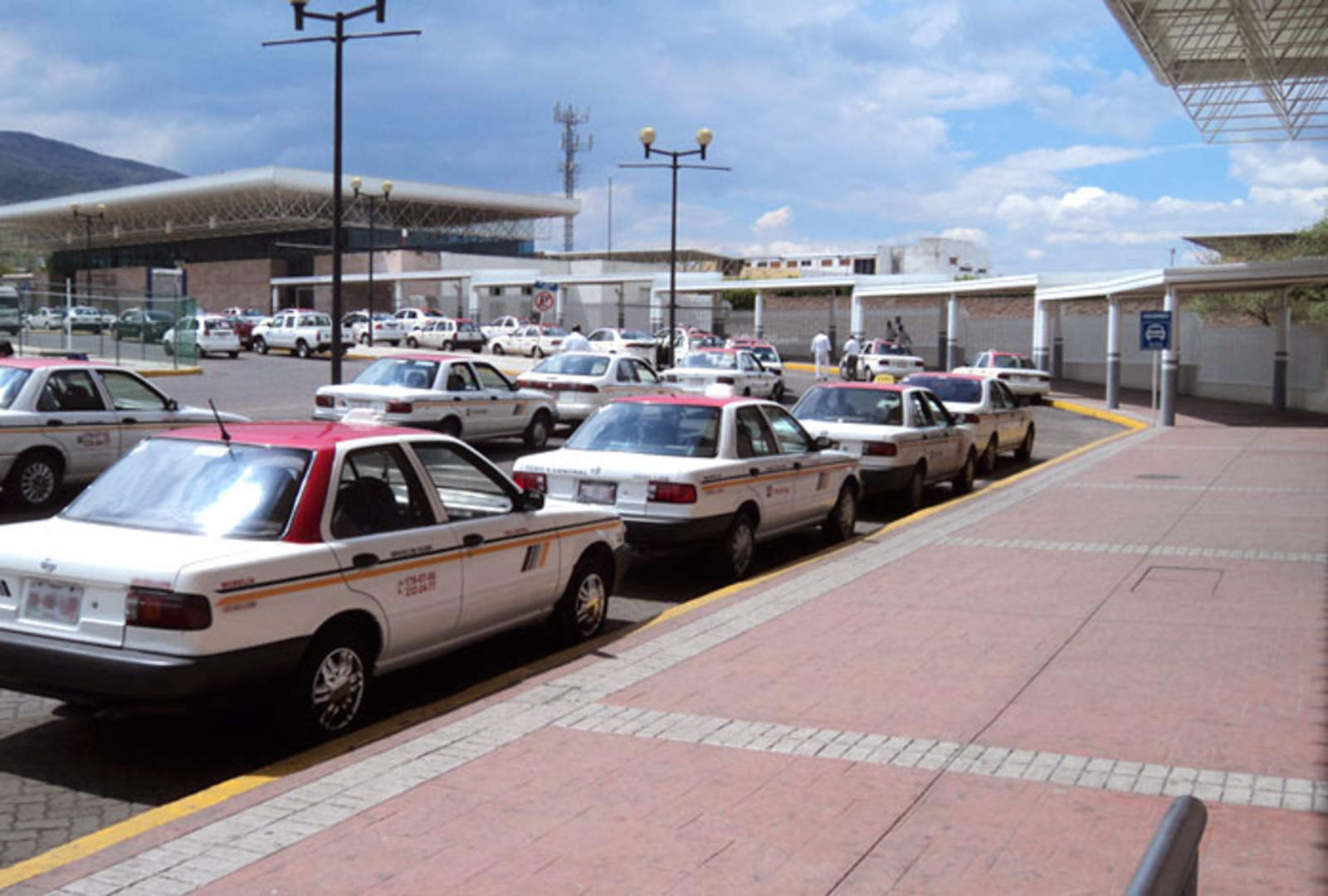 Taxistas de Morelia tendrán clases de inglés e historia en calidad turística. Noticias en tiempo real