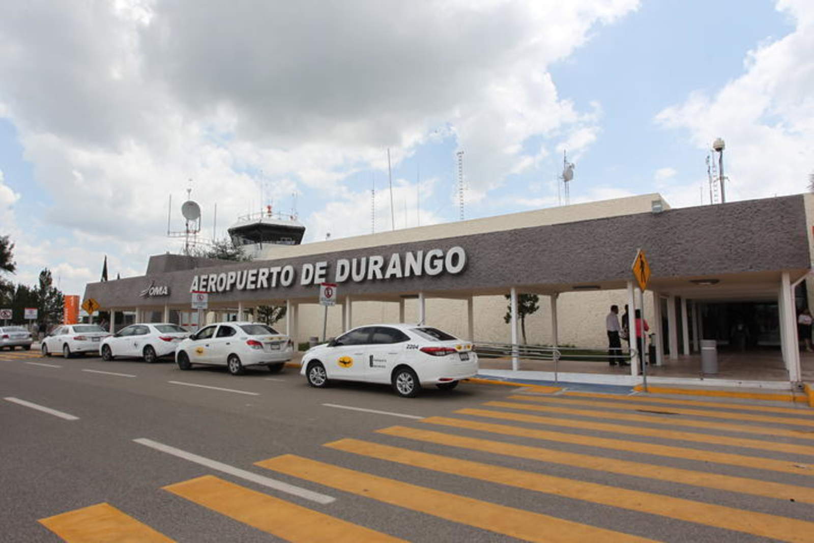 Vuelo con destino a Torreón aterriza en Durango por clima. Noticias en tiempo real
