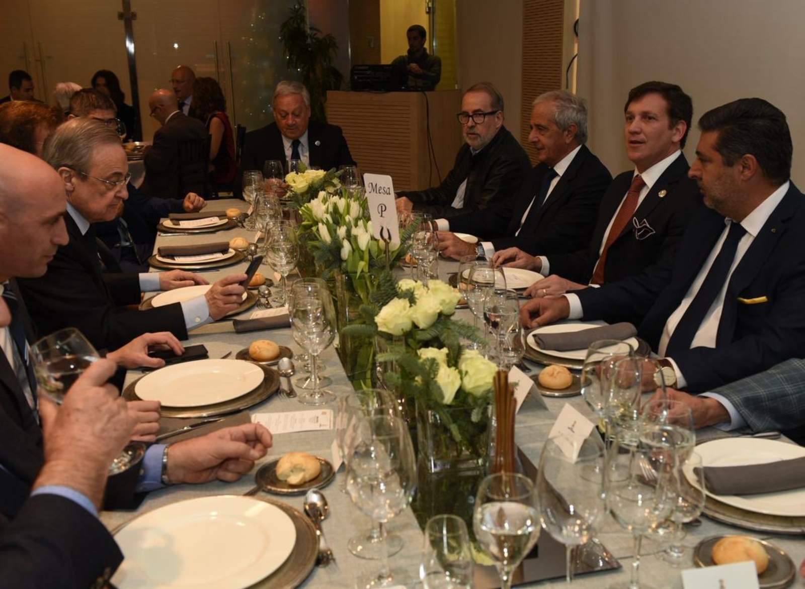 Presidentes de River, Boca y Conmebol cenan juntos en Madrid. Noticias en tiempo real