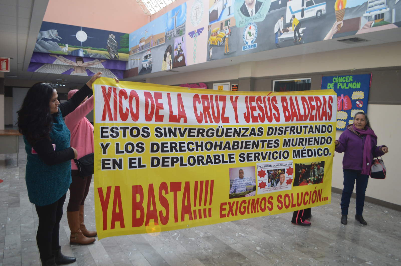 Protestan en la Clínica del Magisterio en Torreón. Noticias en tiempo real