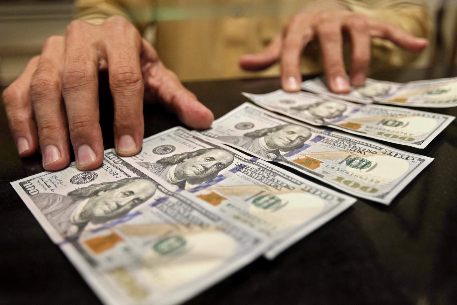 Dólar se vende en 20.64 pesos. Noticias en tiempo real