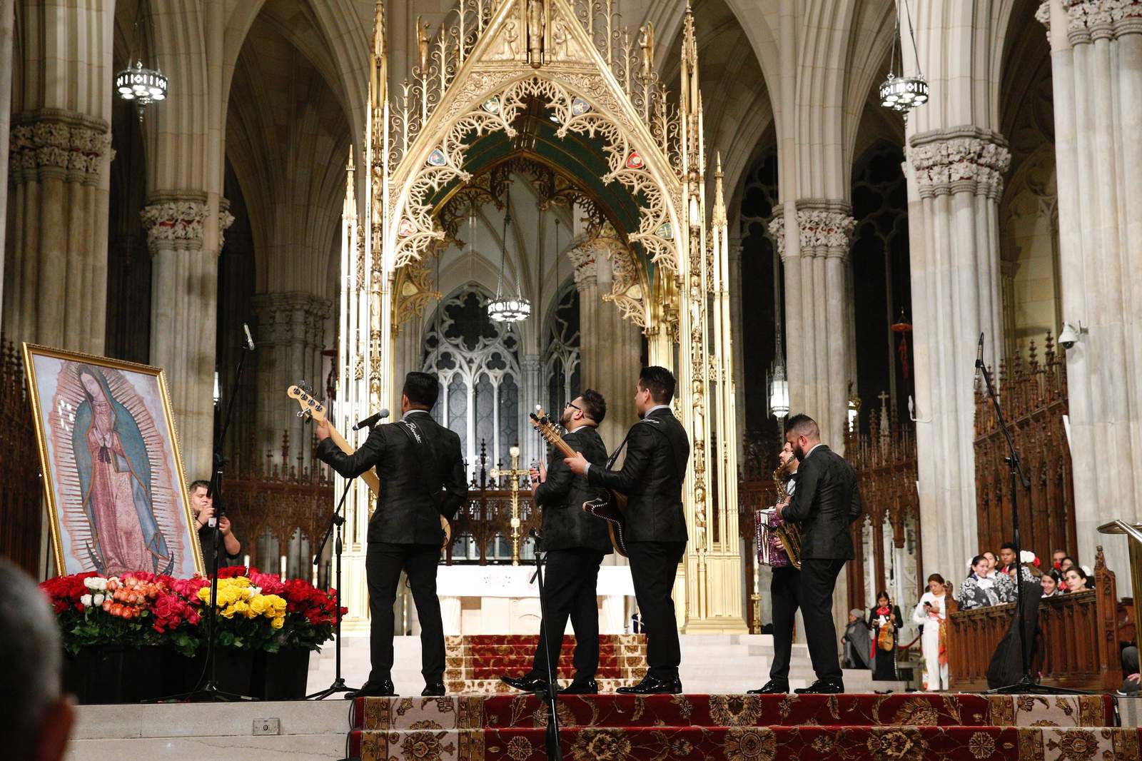 Cantan las mañanitas a la Guadalupana en catedral de Nueva York. Noticias en tiempo real