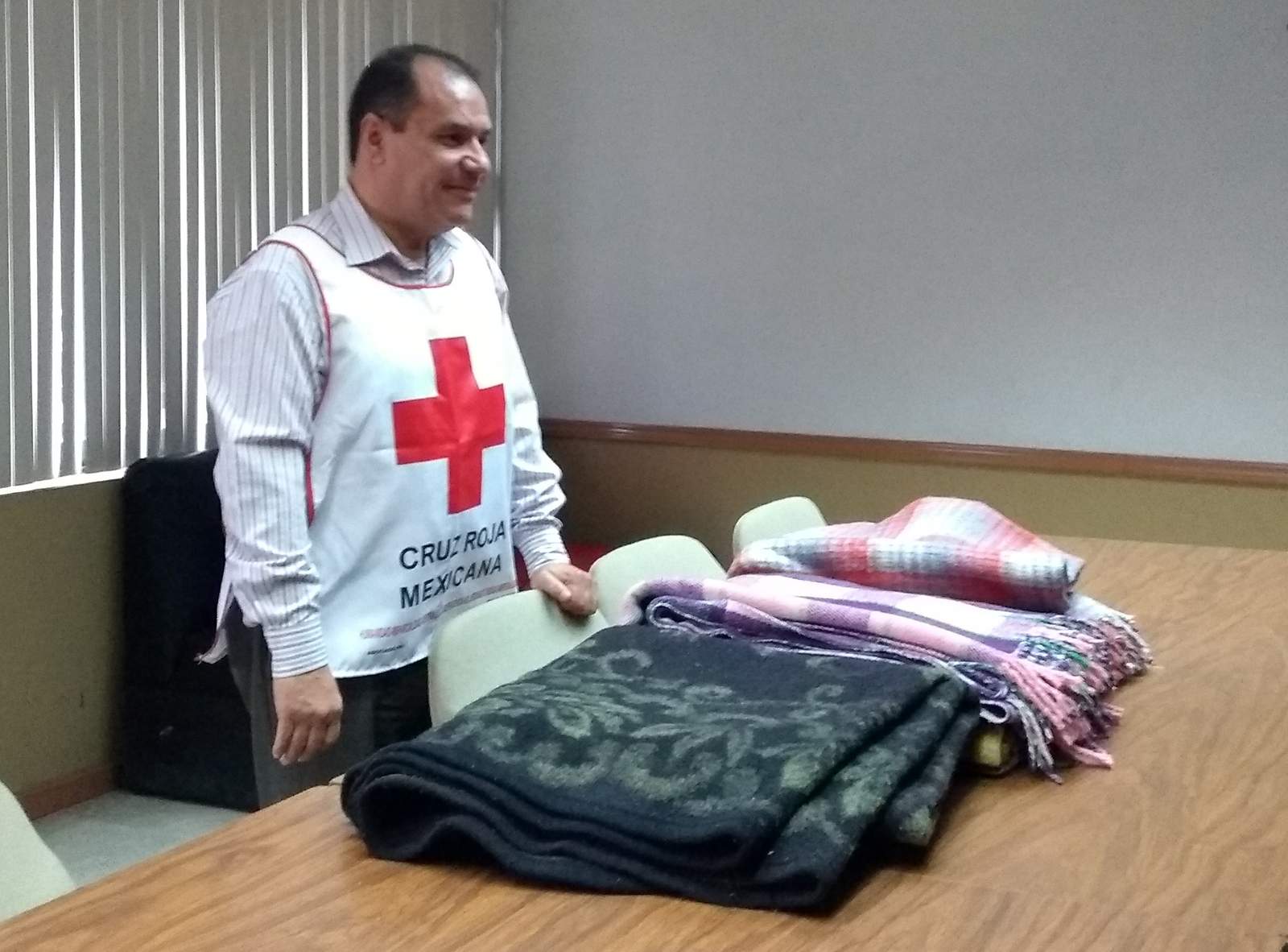 Invita Cruz Roja a donar ropa de invierno. Noticias en tiempo real