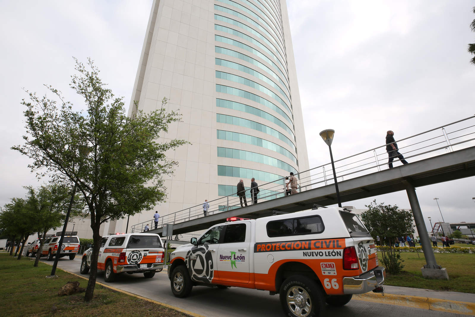 Vendaval en Monterrey causa evacuación de la Torre Administrativa. Noticias en tiempo real