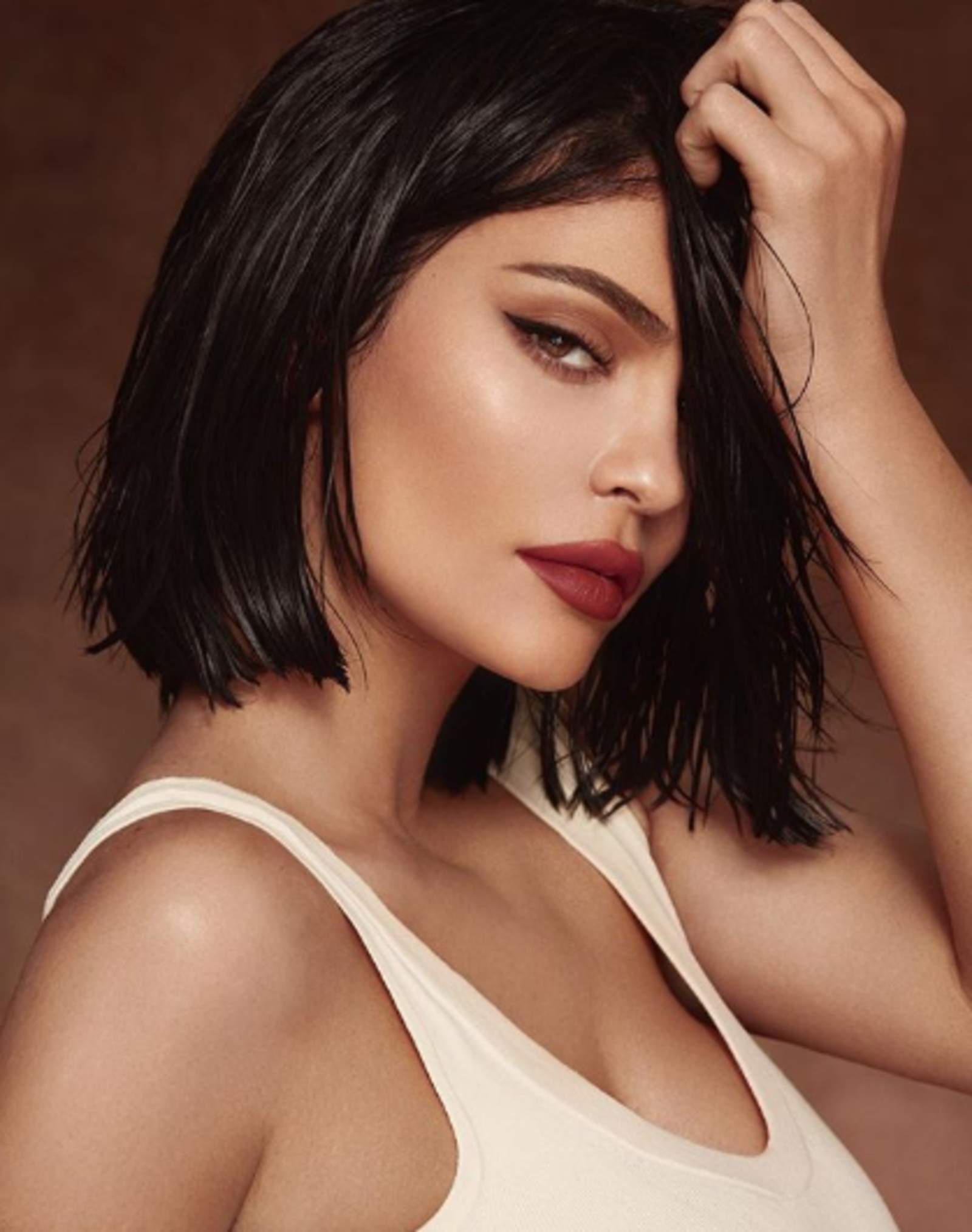 Kylie Jenner posa con un vestido transparente en Instagram. Noticias en tiempo real