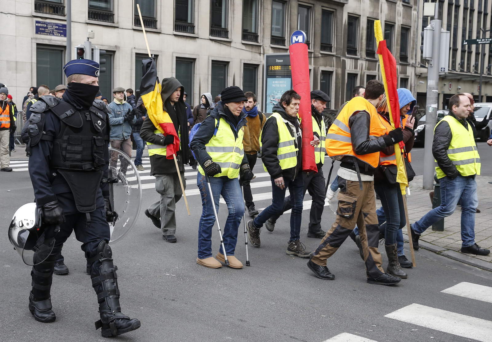 Detenidas 60 personas en manifestación de chalecos amarillos en Bruselas. Noticias en tiempo real