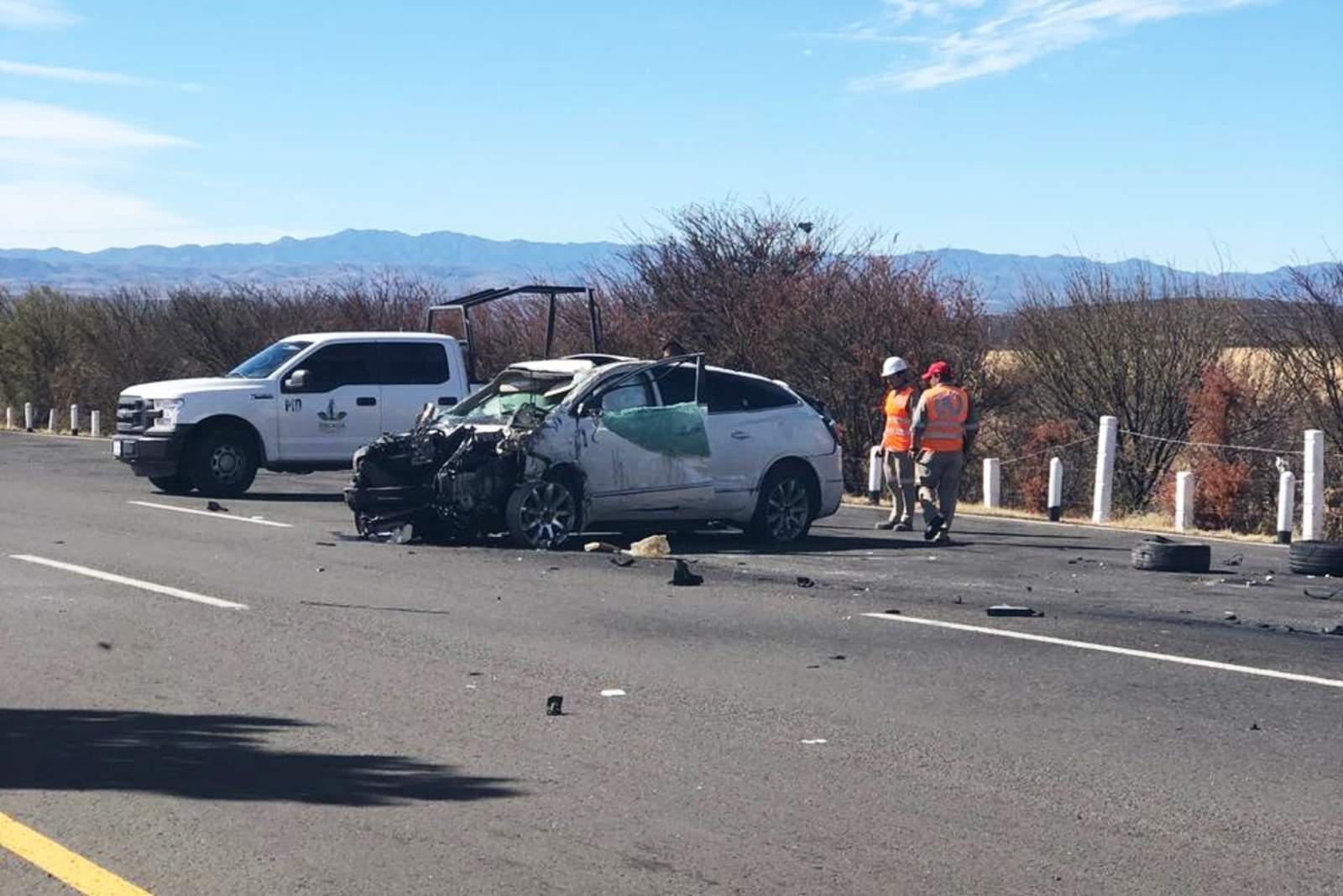 Recuperan en autopista a Durango camioneta robada en Torreón; hay un muerto. Noticias en tiempo real