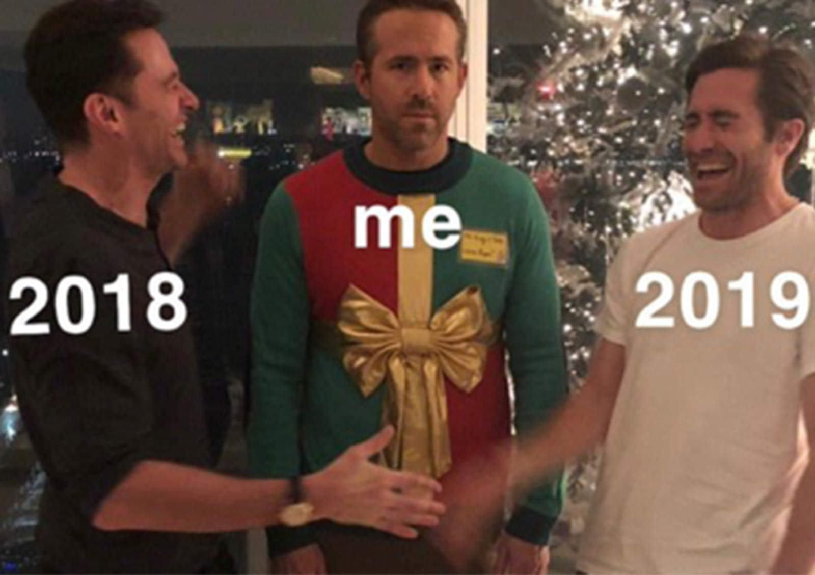 Ryan Reynolds se convierte en meme por usar suéter feo. Noticias en tiempo real