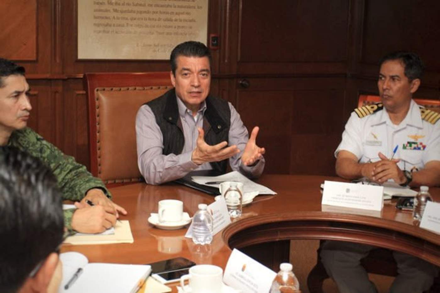 Gobernador de Chiapas exige disculpa a Quadri tras dichos. Noticias en tiempo real