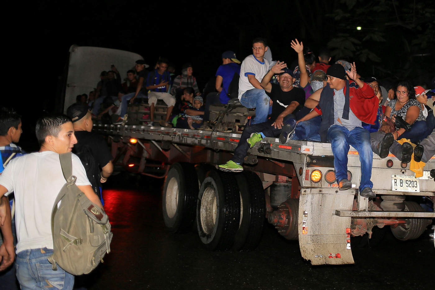 Honduras refuerza frontera con Guatemala para evitar paso de caravana. Noticias en tiempo real