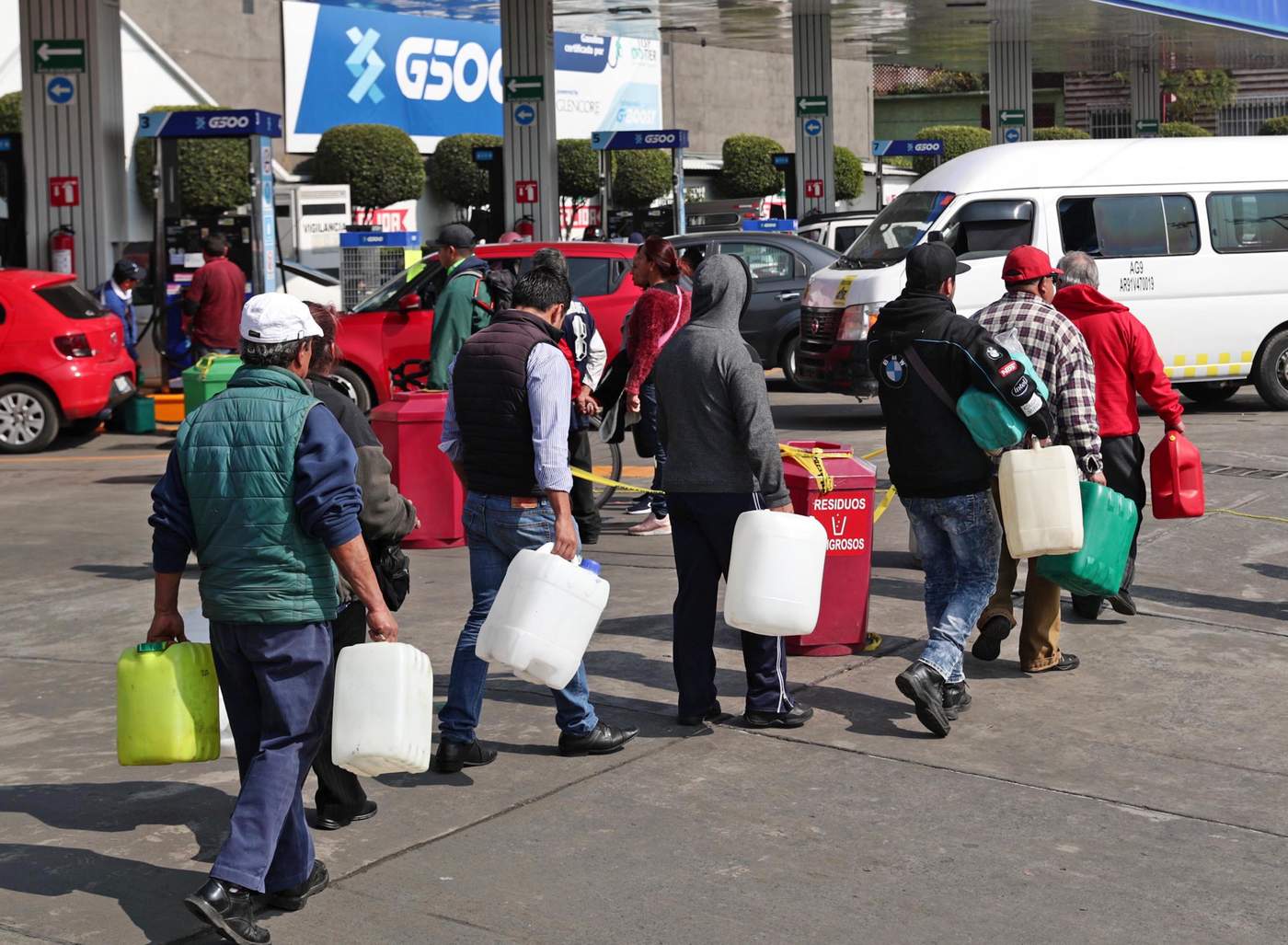 Senadores de oposición exigen transparencia sobre desabasto de gasolina. Noticias en tiempo real