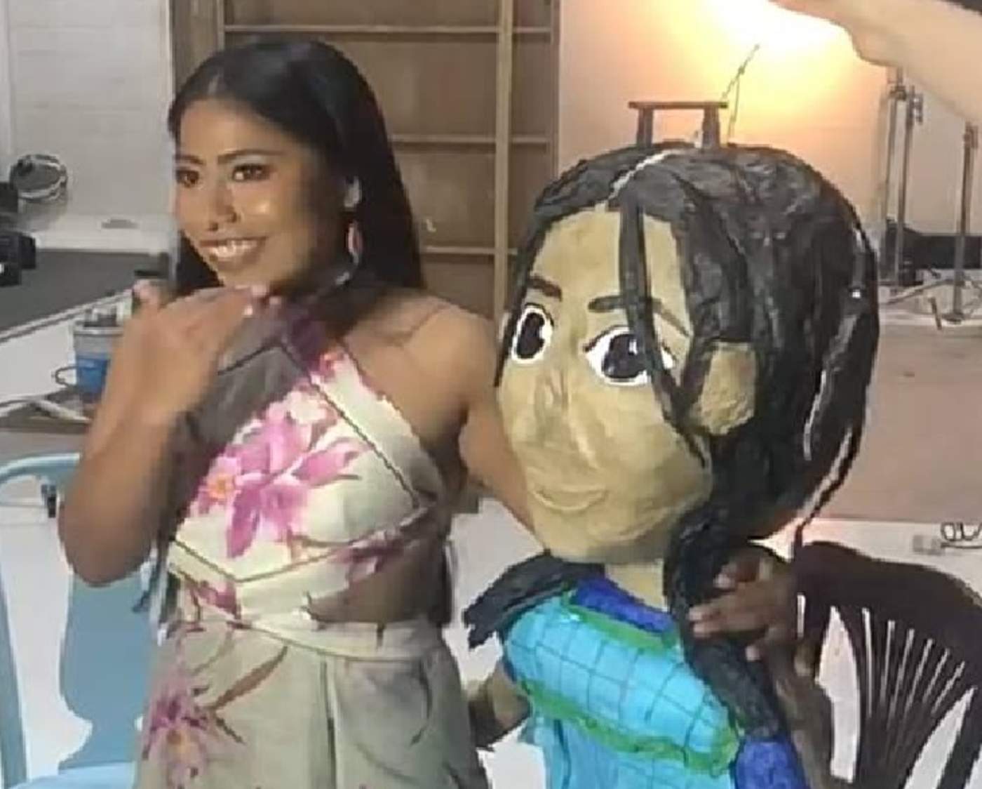 La reacción de Yalitza Aparicio al recibir su propia piñata. Noticias en tiempo real