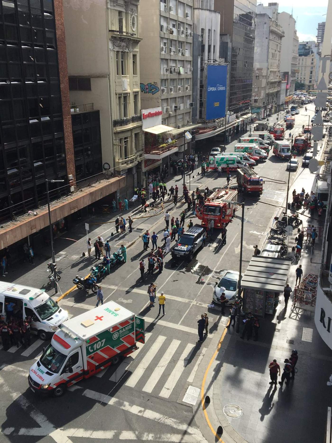 Incendio de un hotel en Buenos Aires deja dos muertos. Noticias en tiempo real
