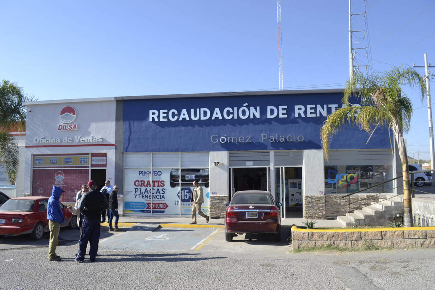 Cumplen con pago de refrendo vehicular en Gómez Palacio. Noticias en tiempo real